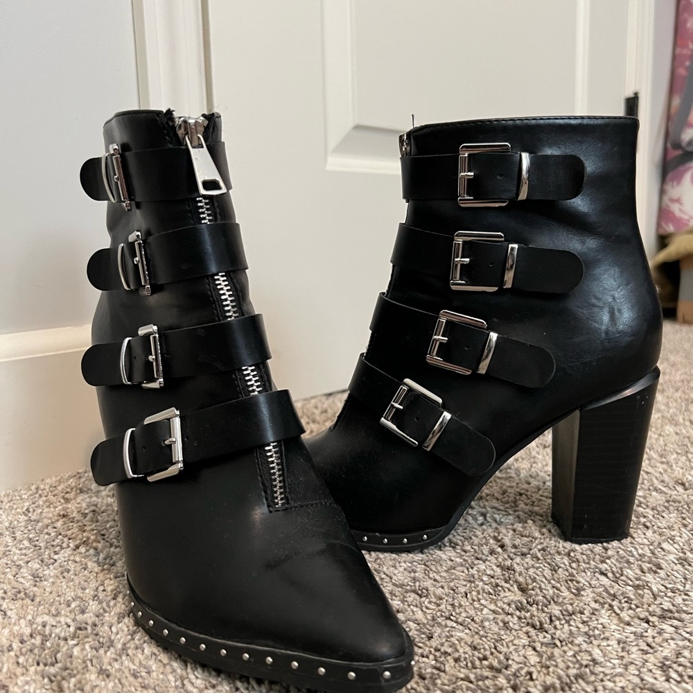 Rocker boots